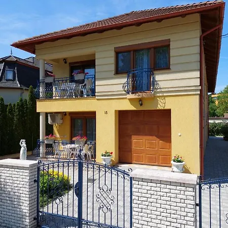 Aranyapartman Apartment *