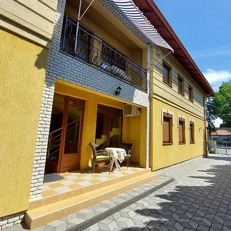 Apartment Aranyapartman Siofok