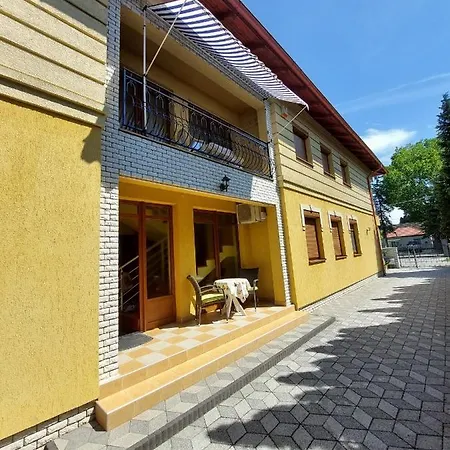 Aranyapartman Apartment