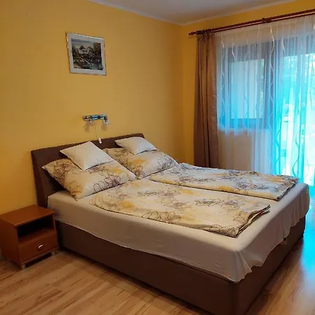 Apartment Aranyapartman